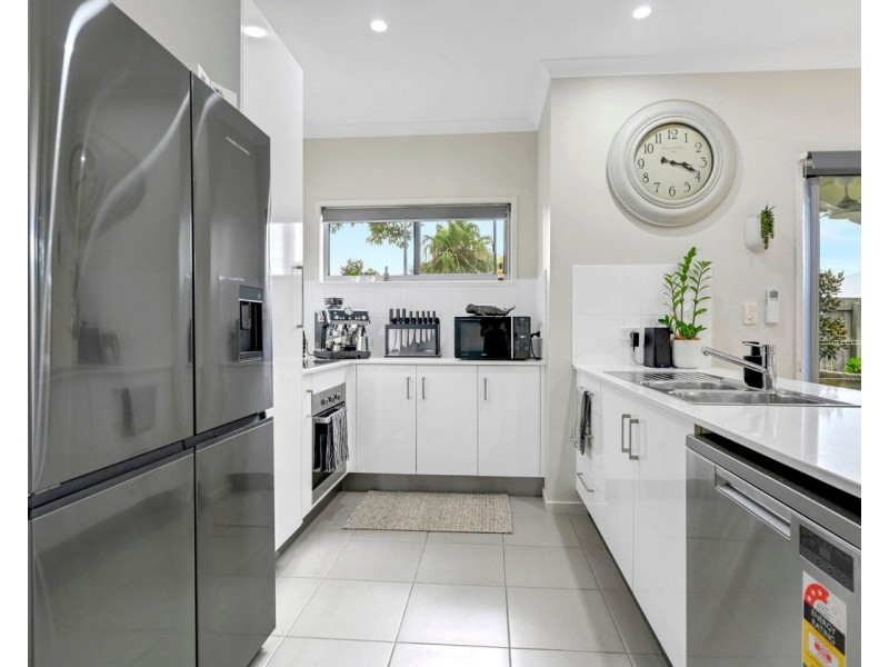 1/1 The Promenade, Agnes Water QLD 4677