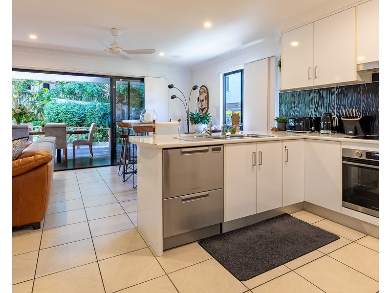 2/15 Waterfront Drive, Agnes Water QLD 4677