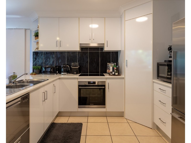 2/15 Waterfront Drive, Agnes Water QLD 4677