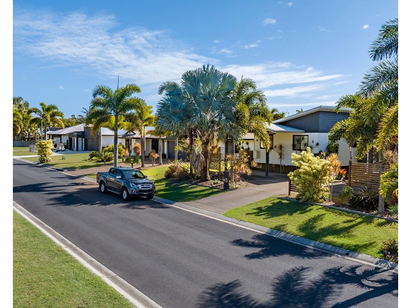 2/15 Waterfront Drive, Agnes Water QLD 4677