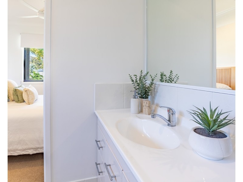 2/15 Waterfront Drive, Agnes Water QLD 4677