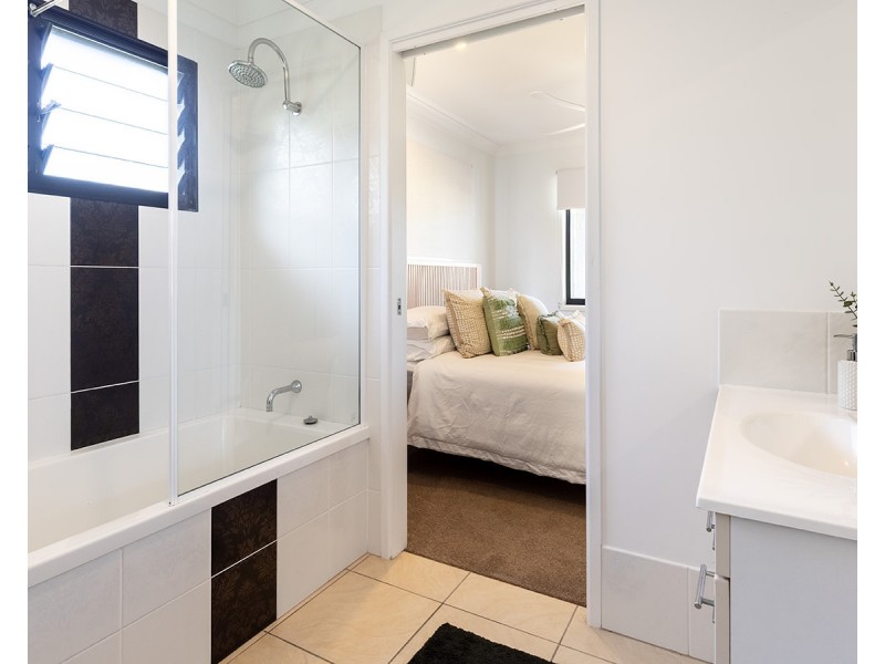 2/15 Waterfront Drive, Agnes Water QLD 4677