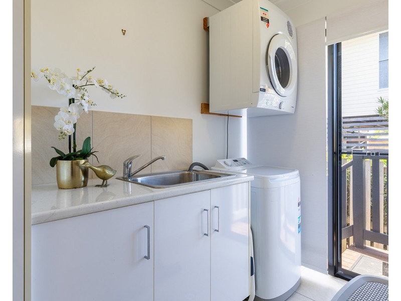 2/15 Waterfront Drive, Agnes Water QLD 4677