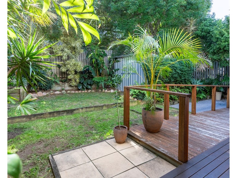 2/15 Waterfront Drive, Agnes Water QLD 4677