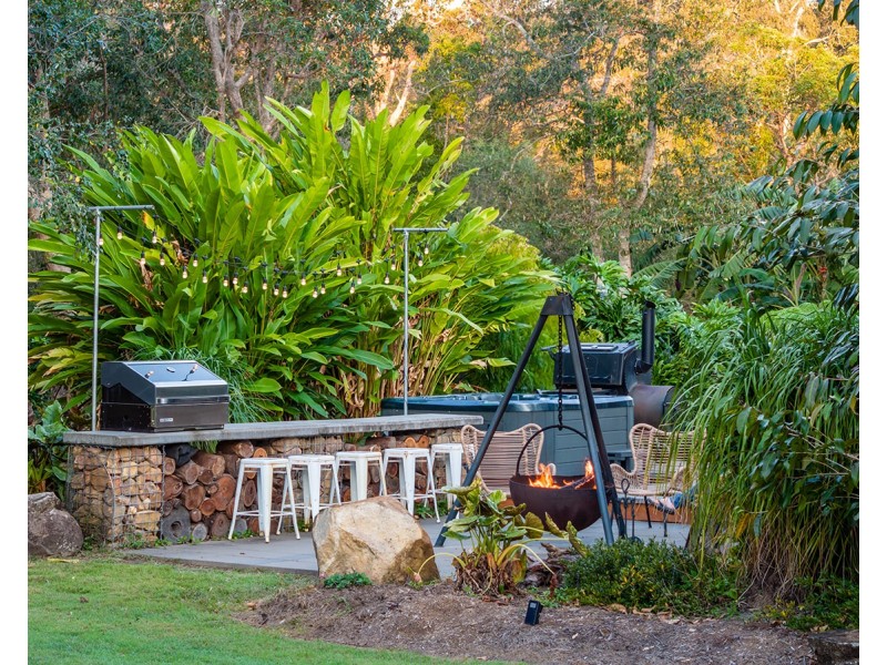 2531 Round Hill Road, Round Hill QLD 4677