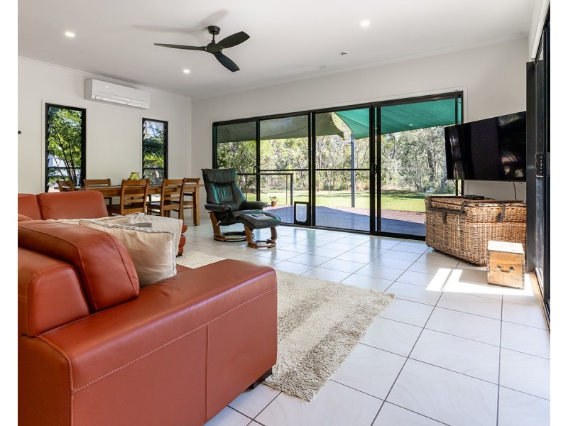 2531 Round Hill Road, Round Hill QLD 4677