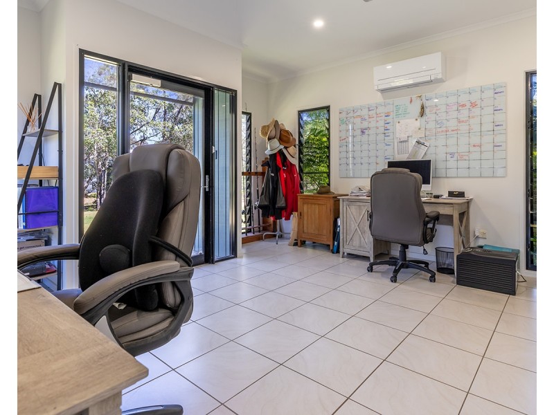 2531 Round Hill Road, Round Hill QLD 4677