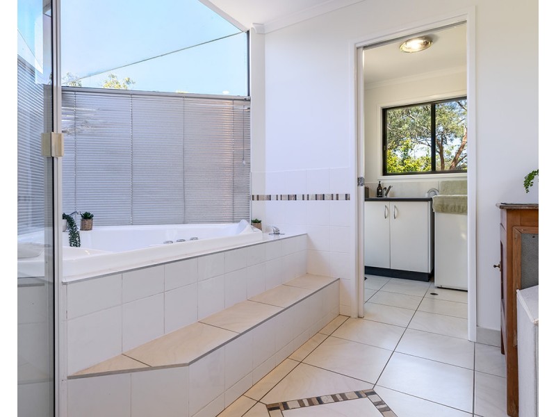 2531 Round Hill Road, Round Hill QLD 4677