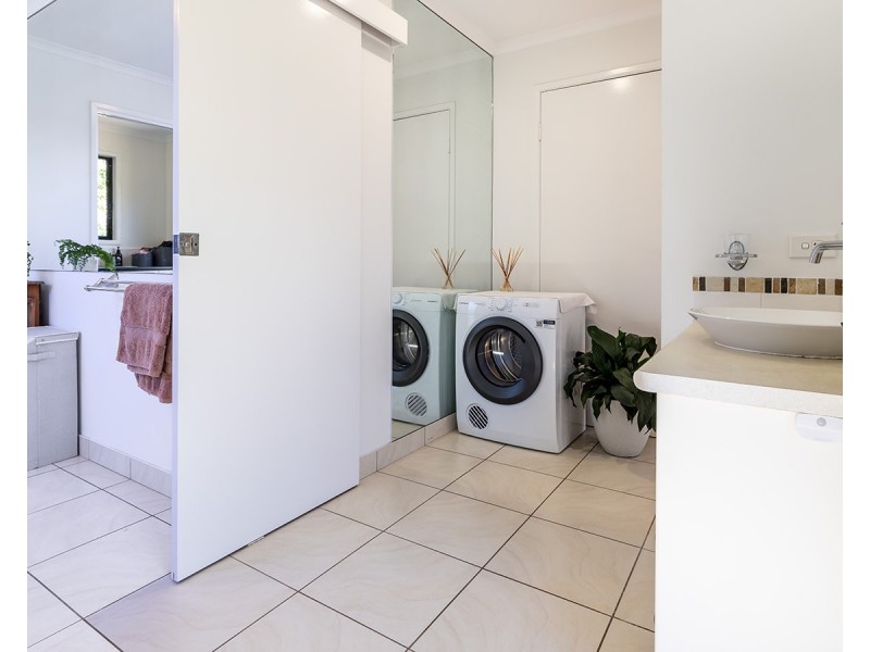 2531 Round Hill Road, Round Hill QLD 4677