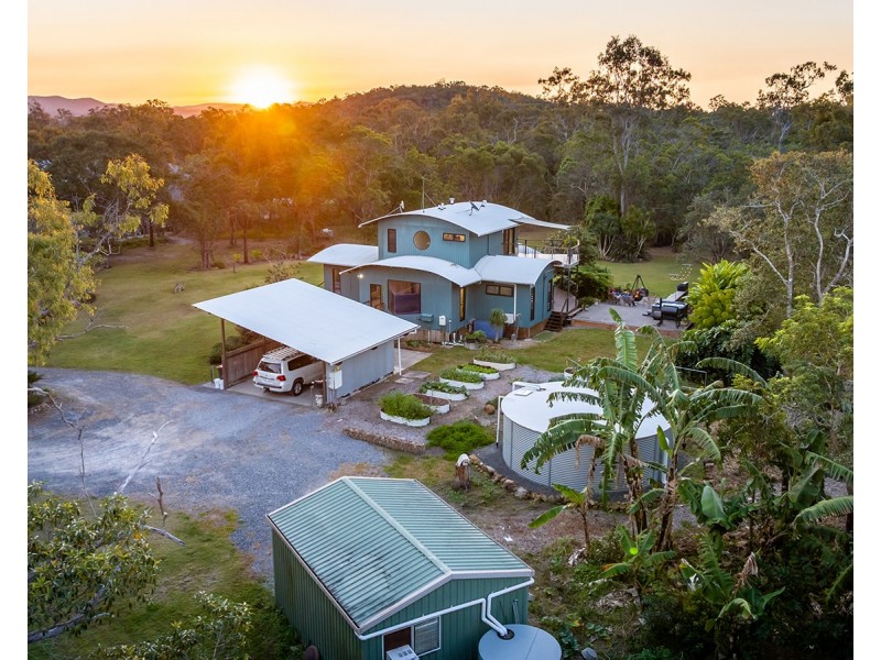 2531 Round Hill Road, Round Hill QLD 4677
