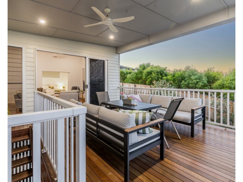 15 Marine Parade, Agnes Water QLD 4677