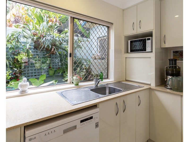 5 Palm Court, Agnes Water QLD 4677
