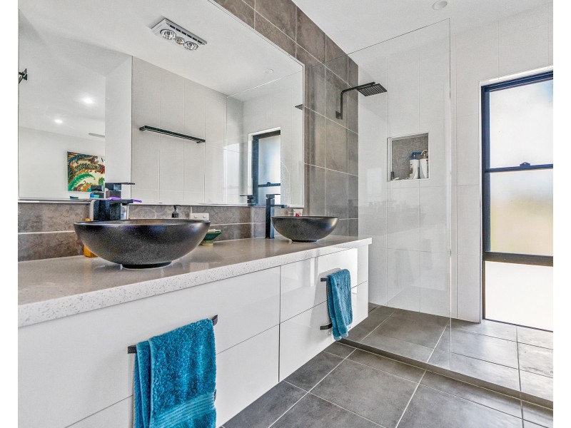 6 Seaview Court, Agnes Water QLD 4677