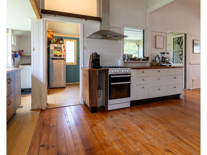 601 Murphy Road, Captain Creek QLD 4677