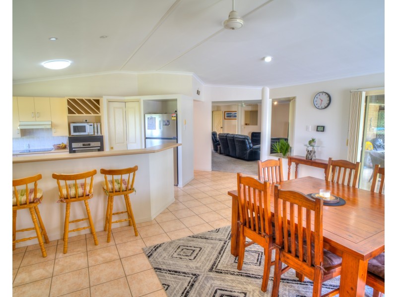 1382 Fingerboard Road, Mount Tom QLD 4677