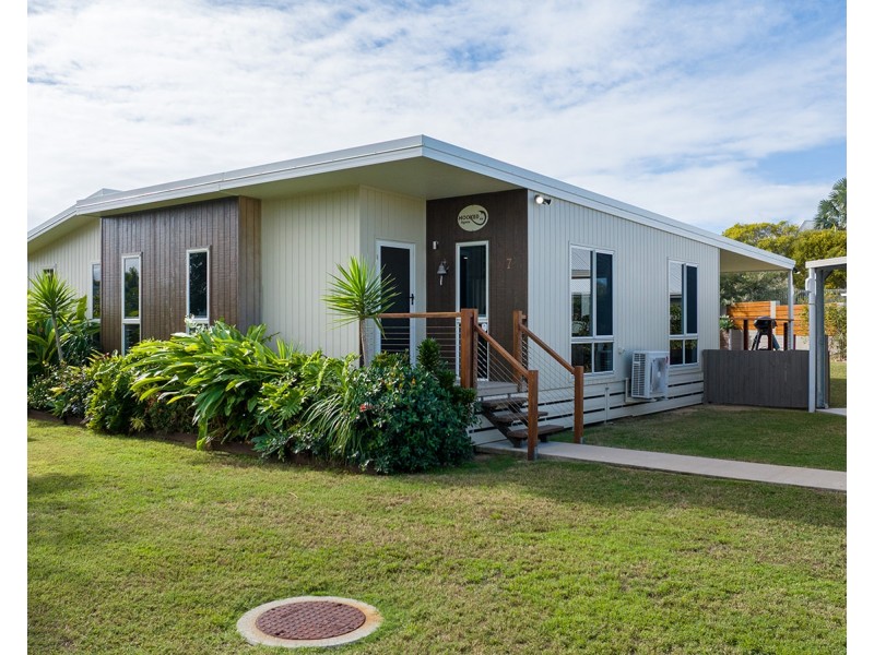7 Atlantis Boulevard, Agnes Water QLD 4677