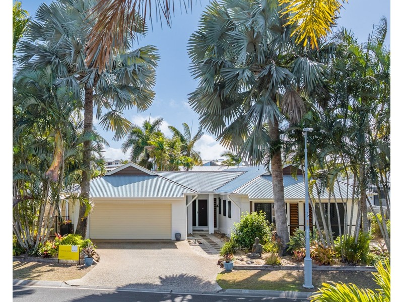 7 Waterfront Drive, Agnes Water QLD 4677