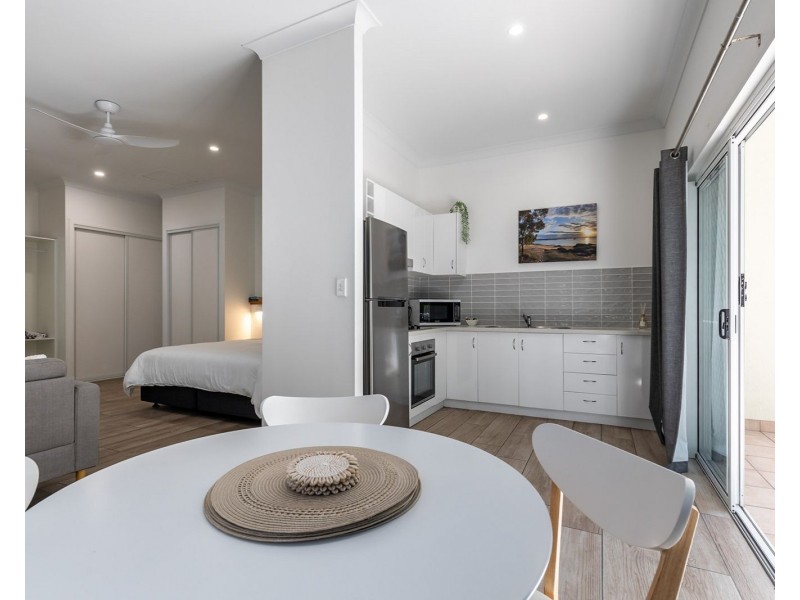 20/4 Ocean Beach Drive, Agnes Water QLD 4677