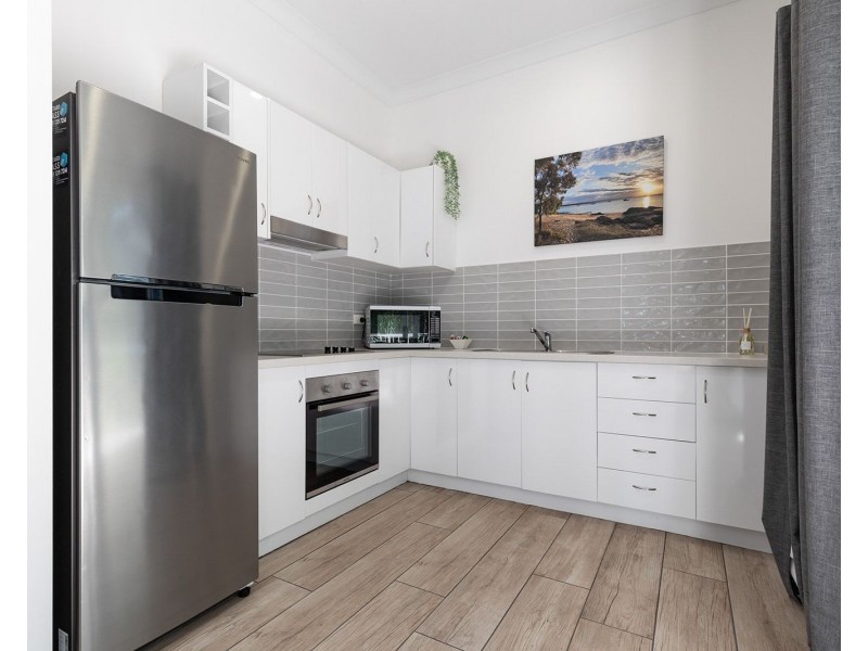 20/4 Ocean Beach Drive, Agnes Water QLD 4677