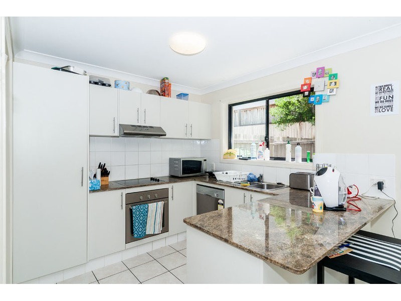 4/9 Government Road, Labrador QLD 4215
