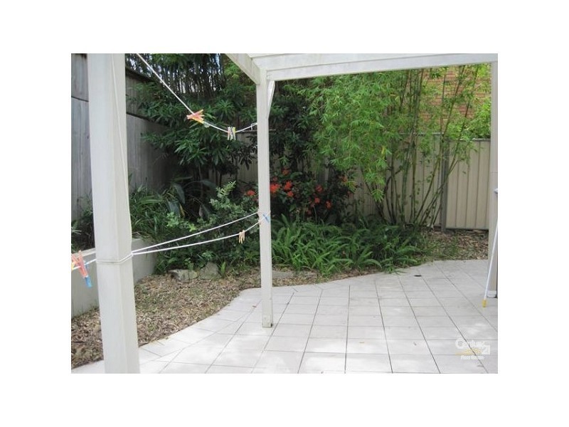 4/9 Government Road, Labrador QLD 4215