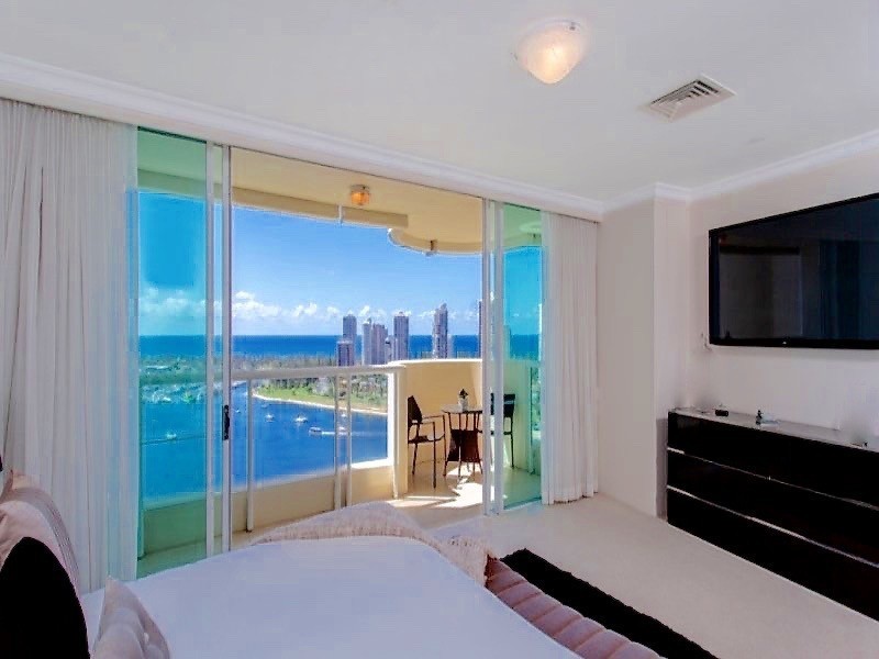 75 BRIGHTON Parade, Southport QLD 4215