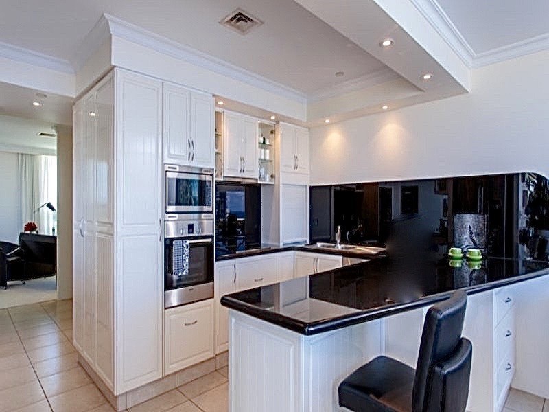 75 BRIGHTON Parade, Southport QLD 4215