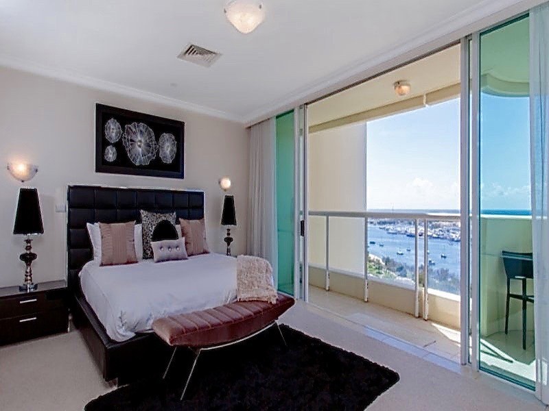75 BRIGHTON Parade, Southport QLD 4215