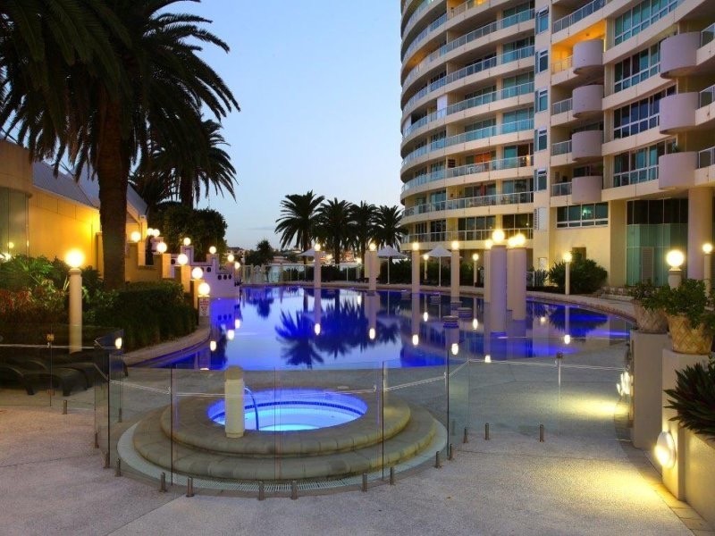 75 BRIGHTON Parade, Southport QLD 4215
