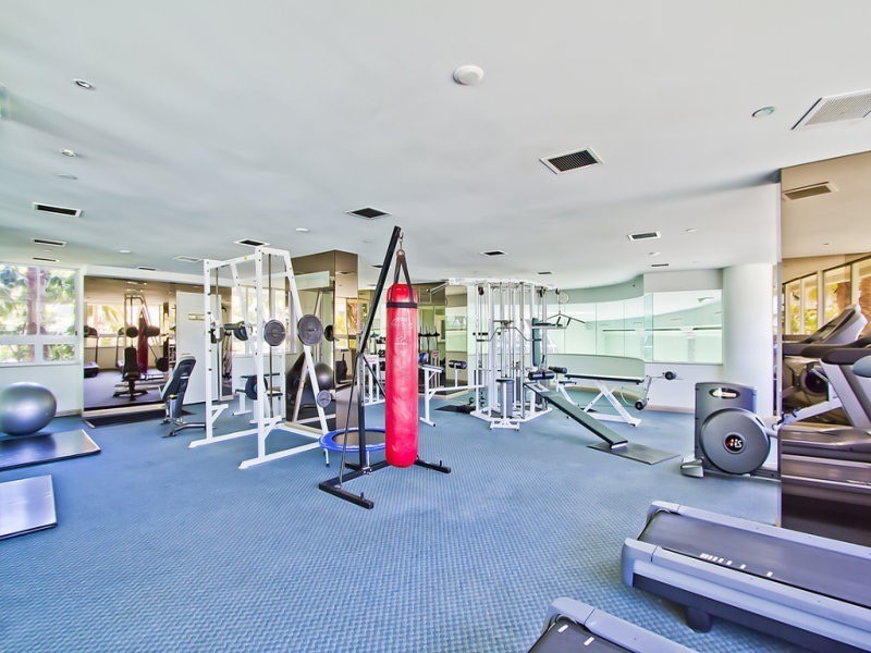75 BRIGHTON Parade, Southport QLD 4215