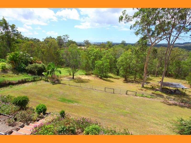 8 Amulla Court, Mudgeeraba QLD 4213