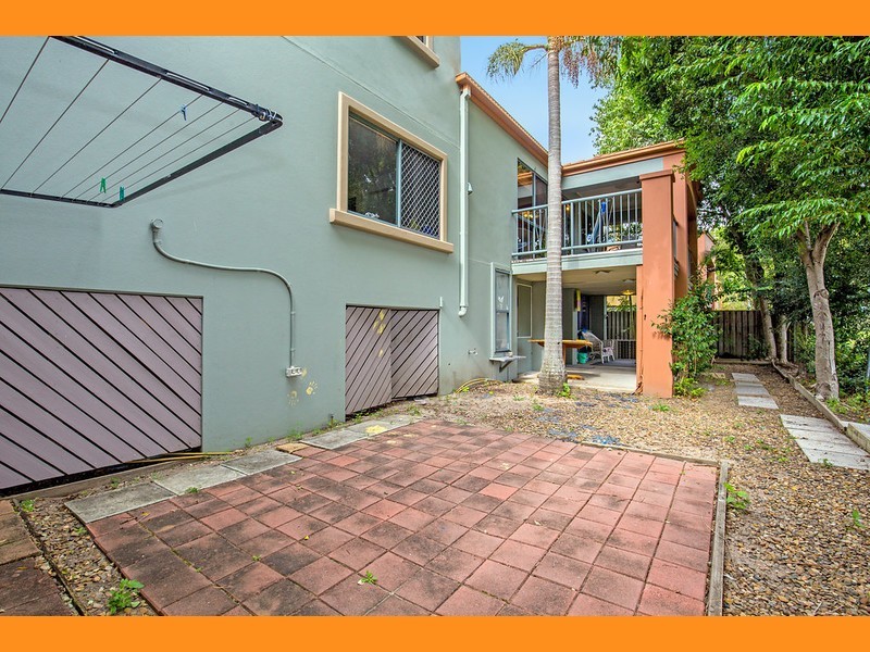 68/20 Fairway Drive, Clear Island Waters QLD 4226
