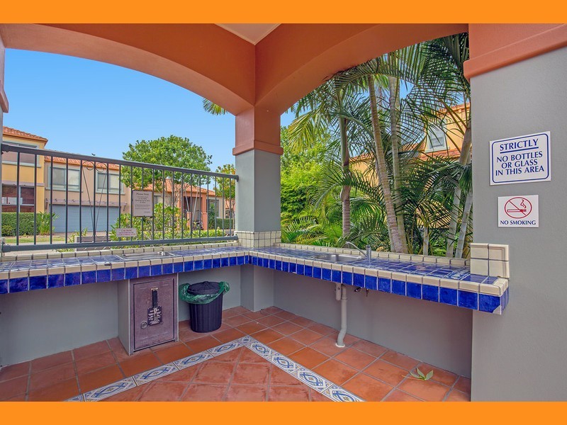 68/20 Fairway Drive, Clear Island Waters QLD 4226