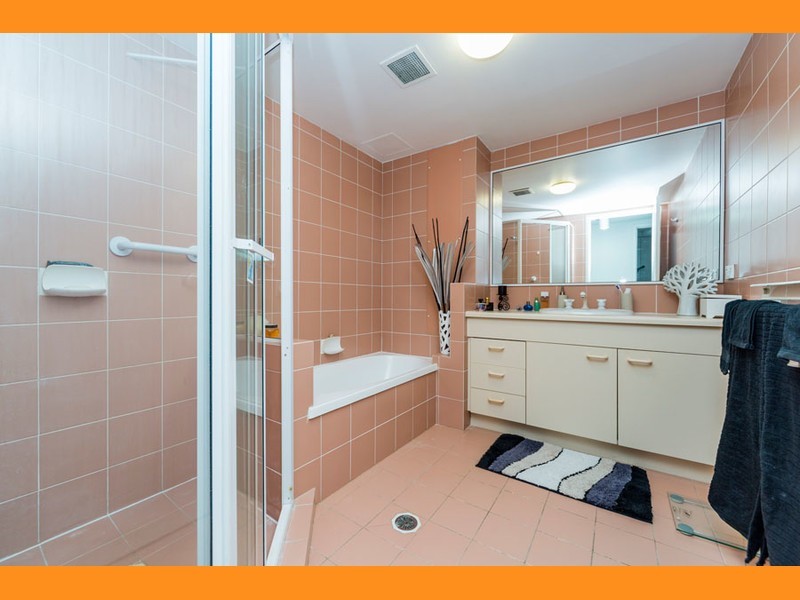 8/75 Morala Avenue, Runaway Bay QLD 4216