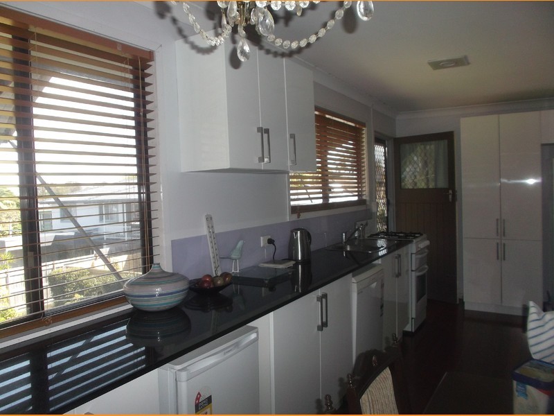 3 Arthur Street, Biggera Waters QLD 4216