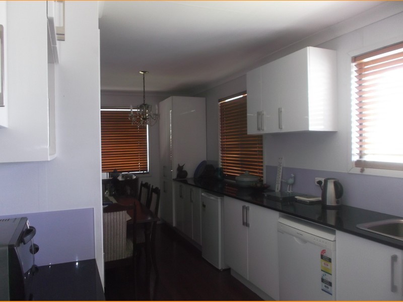 3 Arthur Street, Biggera Waters QLD 4216