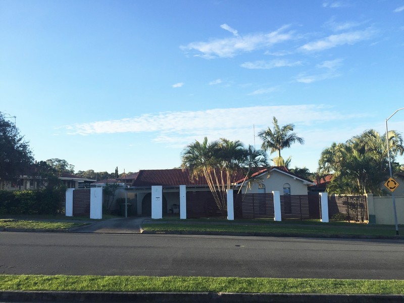 9 Mediterranean Drive, Benowa QLD 4217