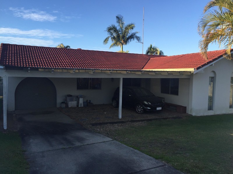 9 Mediterranean Drive, Benowa QLD 4217