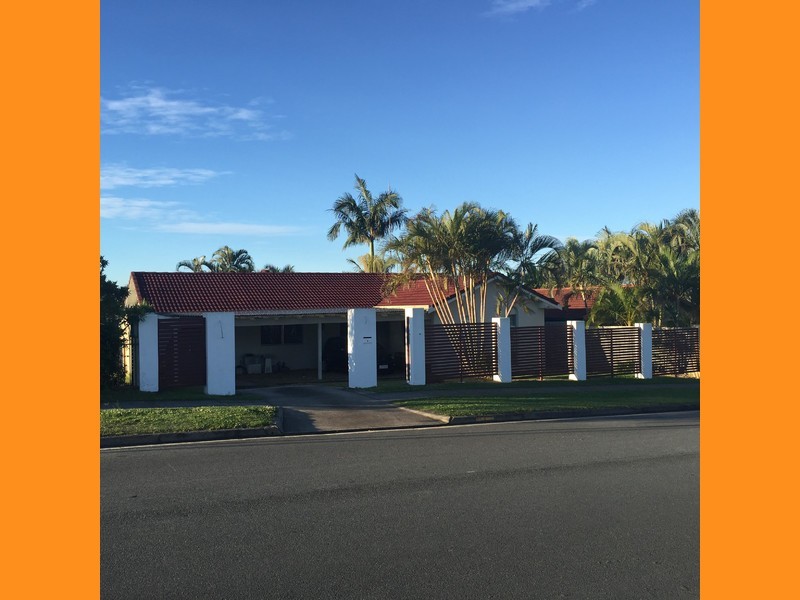 9 Mediterranean Drive, Benowa QLD 4217