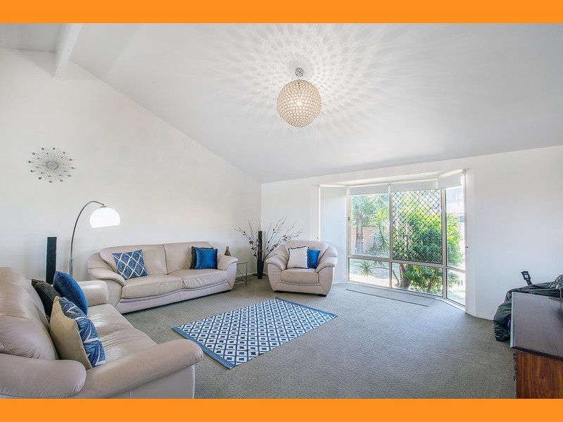 34 Avanti Street, Mermaid Waters QLD 4218