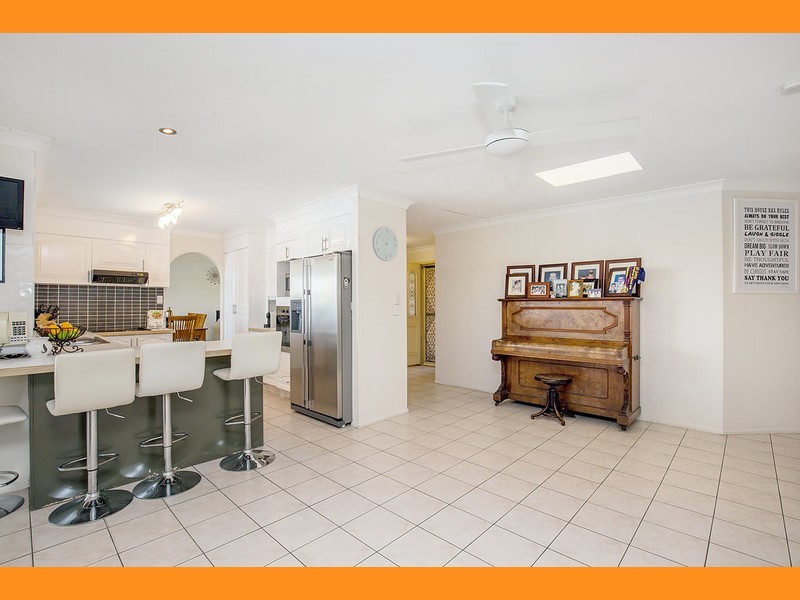 34 Avanti Street, Mermaid Waters QLD 4218