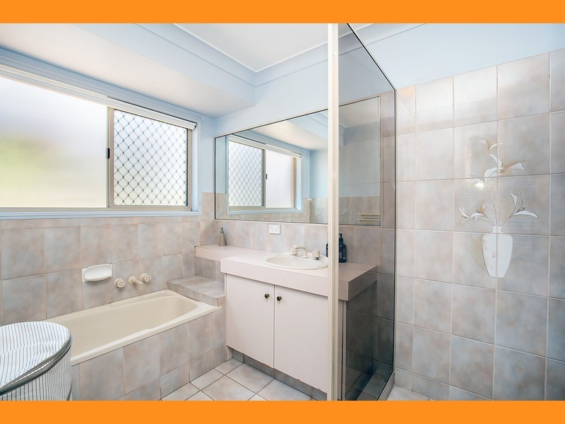 34 Avanti Street, Mermaid Waters QLD 4218