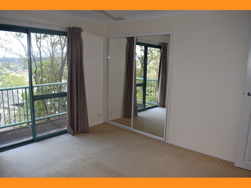 6 Crestridge Crescent, Oxenford QLD 4210