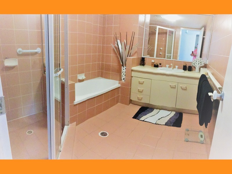 8/75 Morala Avenue, Runaway Bay QLD 4216