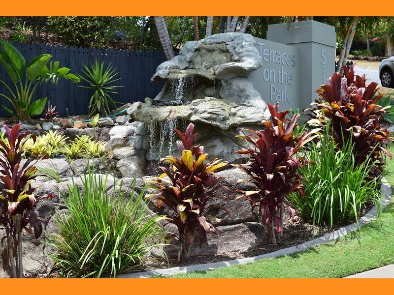 2060/6 Crestridge Crescent, Oxenford QLD 4210