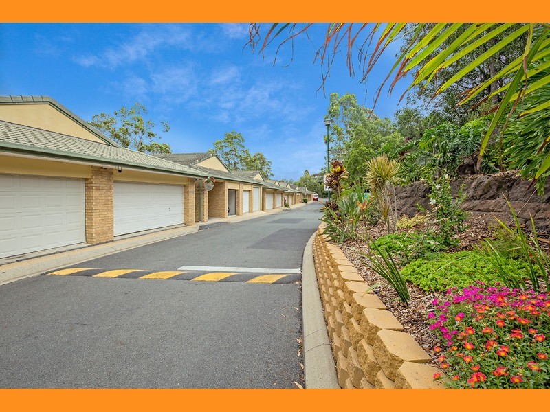 1004/6 Crestridge Crescent, Oxenford QLD 4210