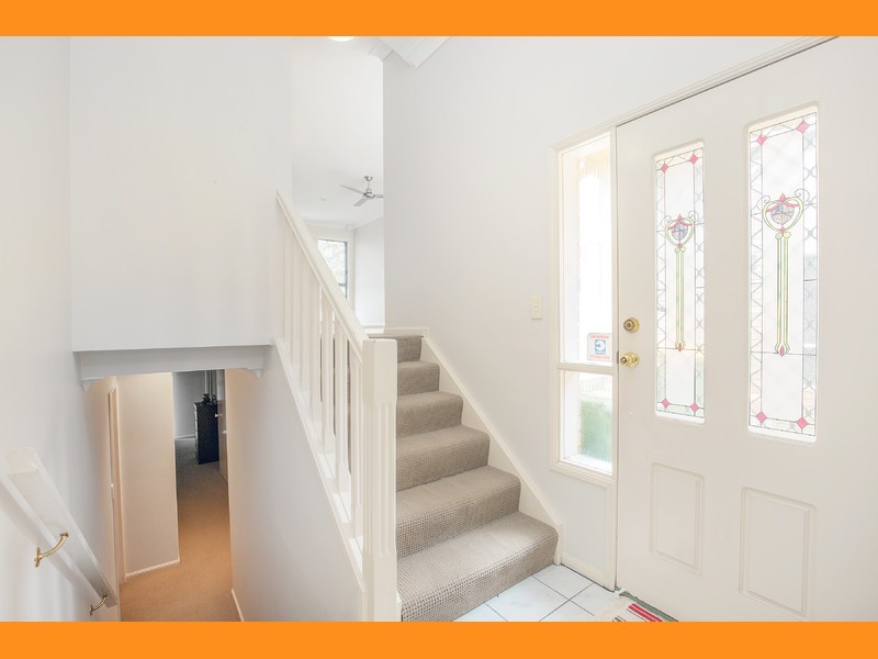 1004/6 Crestridge Crescent, Oxenford QLD 4210