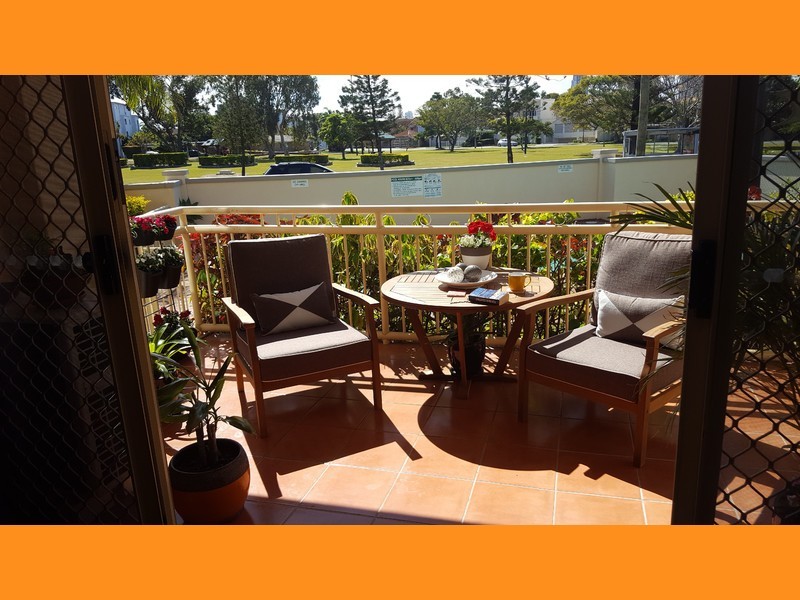 76 THOMAS Drive, Chevron Island QLD 4217