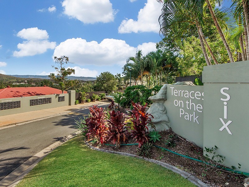 1016/6 Crestridge Crescent, Oxenford QLD 4210