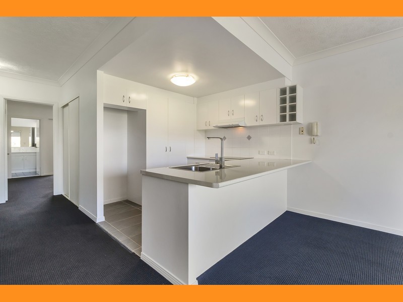 30-36 BURRA Street, Chevron Island QLD 4217